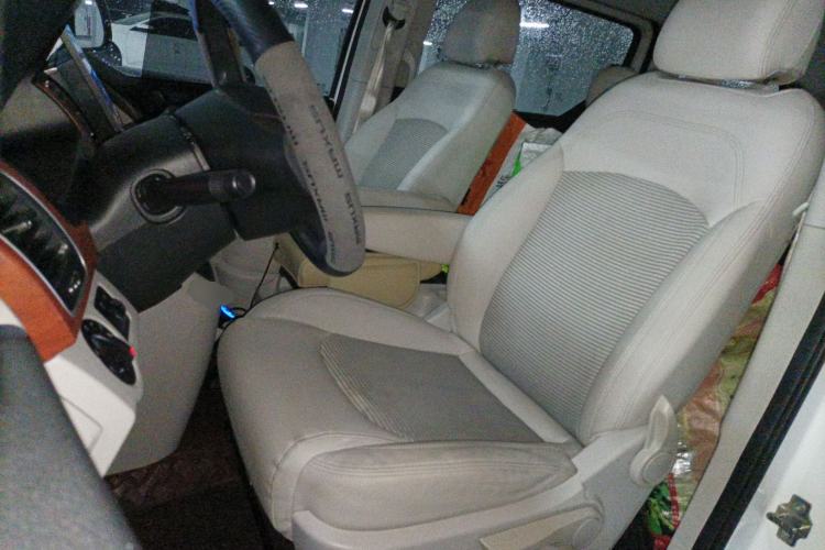 Used SAIC MAXUS G10 2016 2.0T Automatic Luxury Edition Left Front Seat