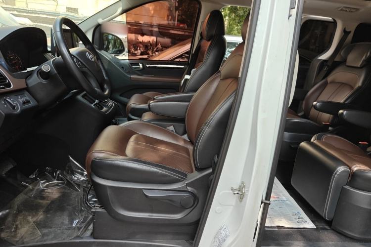 Used SAIC MAXUS G10 2016 2.0T Automatic Luxury Executive Edition Left Front Seat