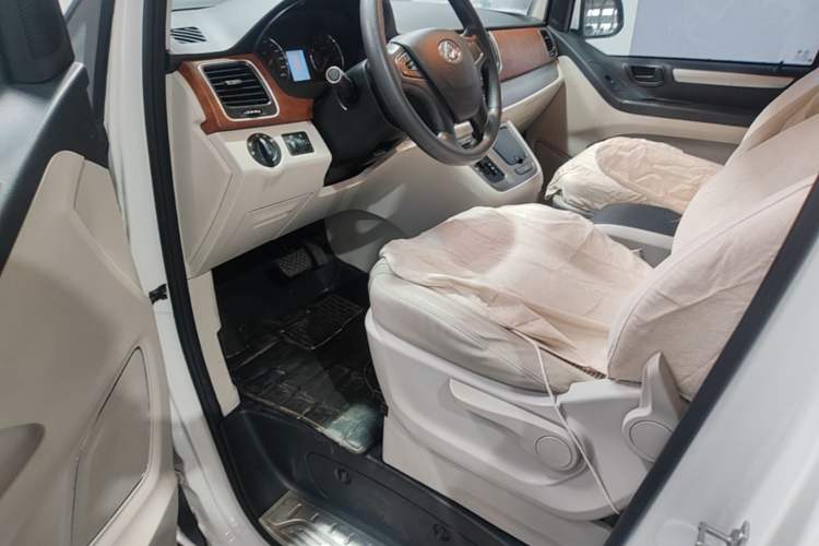 Used SAIC MAXUS G10 2016 2.0T Automatic Elite Edition Left Front Seat