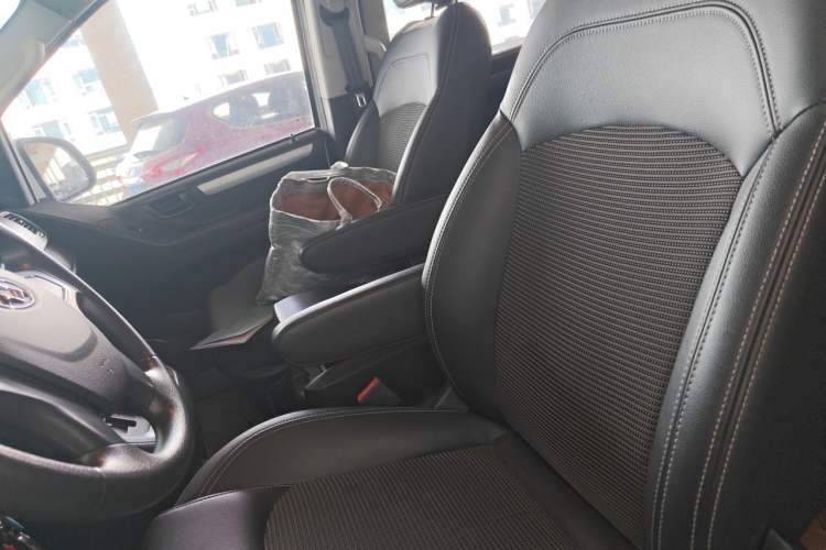 Used SAIC MAXUS G10 2016 2.0T Automatic Fashion Edition Left Front Seat