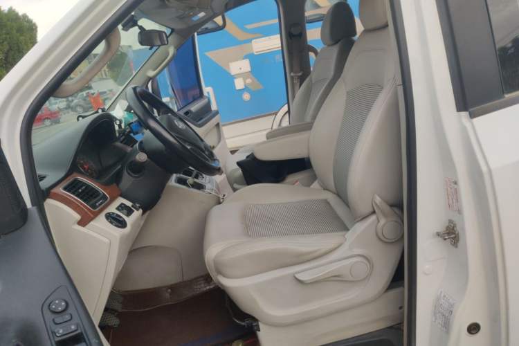 Used SAIC MAXUS G10 2016 2.4L Manual Elite Edition Left Front Seat
