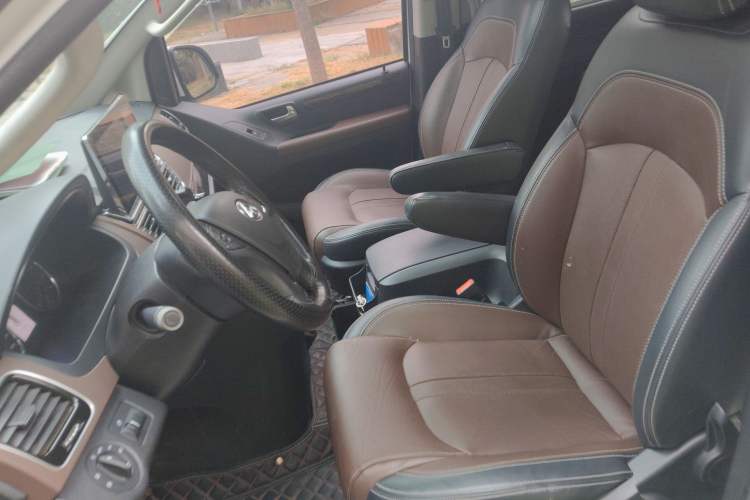 Used SAIC MAXUS G10 2016 2.0T Automatic Flagship Edition Left Front Seat
