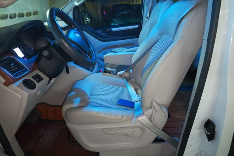 Used SAIC MAXUS G10 2016 2.0T Automatic Luxury Edition Left Front Seat