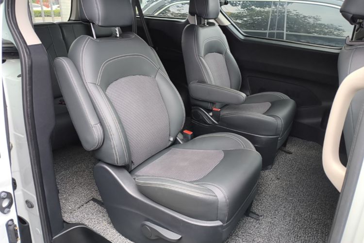 Used SAIC MAXUS G10 2016 2.0T Automatic Elite Edition Left Rear Seat