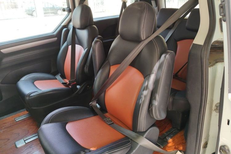 Used SAIC MAXUS G10 2016 2.0T Automatic Luxury Edition Left Rear Seat