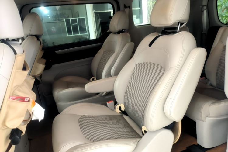 Used SAIC MAXUS G10 2016 2.0T Automatic Luxury Edition Left Rear Seat