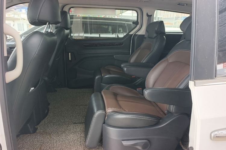 Used SAIC MAXUS G10 2016 2.0T Automatic Luxury Executive Edition Left Rear Seat