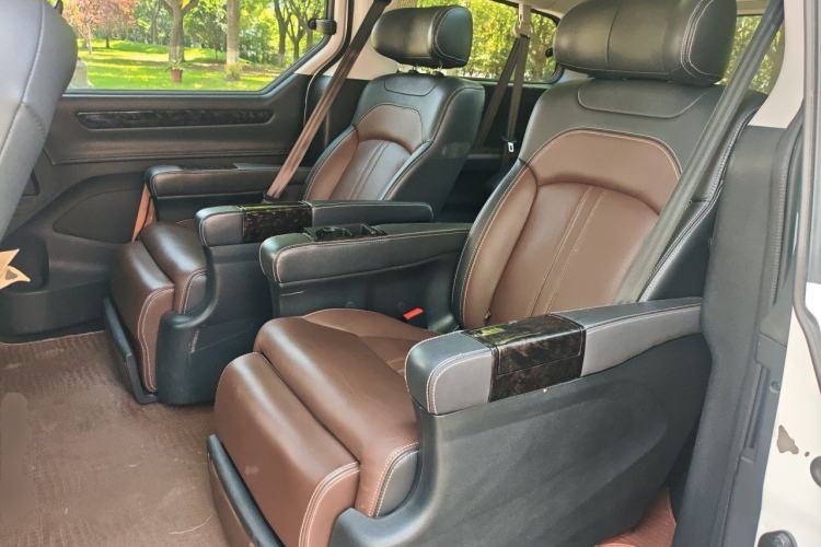 Used SAIC MAXUS G10 2016 2.0T Automatic Flagship Edition Left Rear Seat