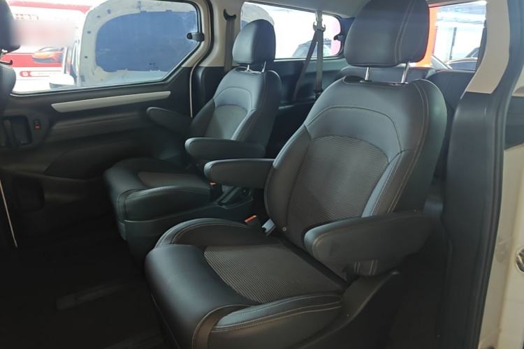 Used SAIC MAXUS G10 2016 2.0T Automatic Elite Edition Left Rear Seat