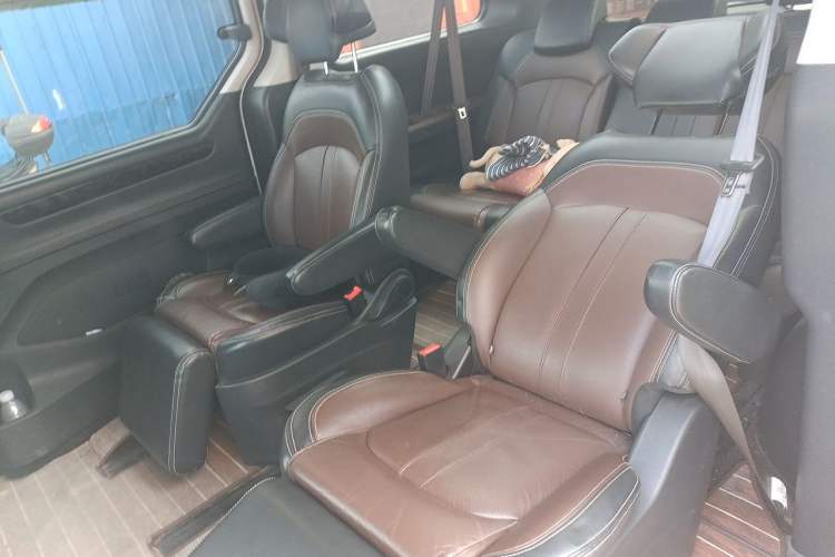 Used SAIC MAXUS G10 2016 2.0T Automatic Luxury Executive Edition Left Rear Seat