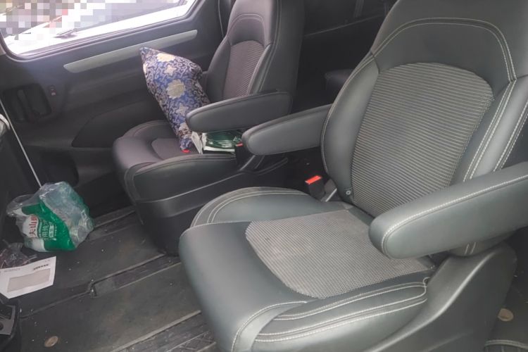 Used SAIC MAXUS G10 2016 2.0T Automatic Elite Edition Left Rear Seat