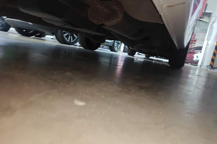 Used SAIC MAXUS G10 2016 2.0T Automatic Elite Edition Left Side Sill