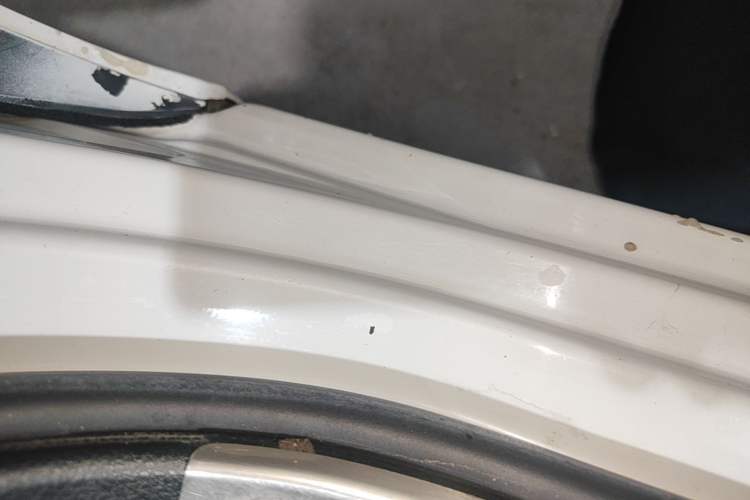 Used SAIC MAXUS G10 2016 2.0T Automatic Elite Edition Left Side Sill