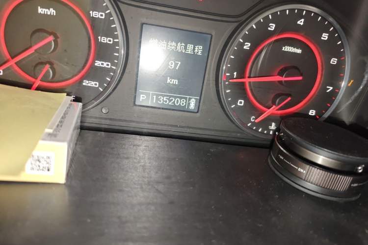 Used SAIC MAXUS G10 2016 2.0T Automatic Elite Edition Odometer Close Up