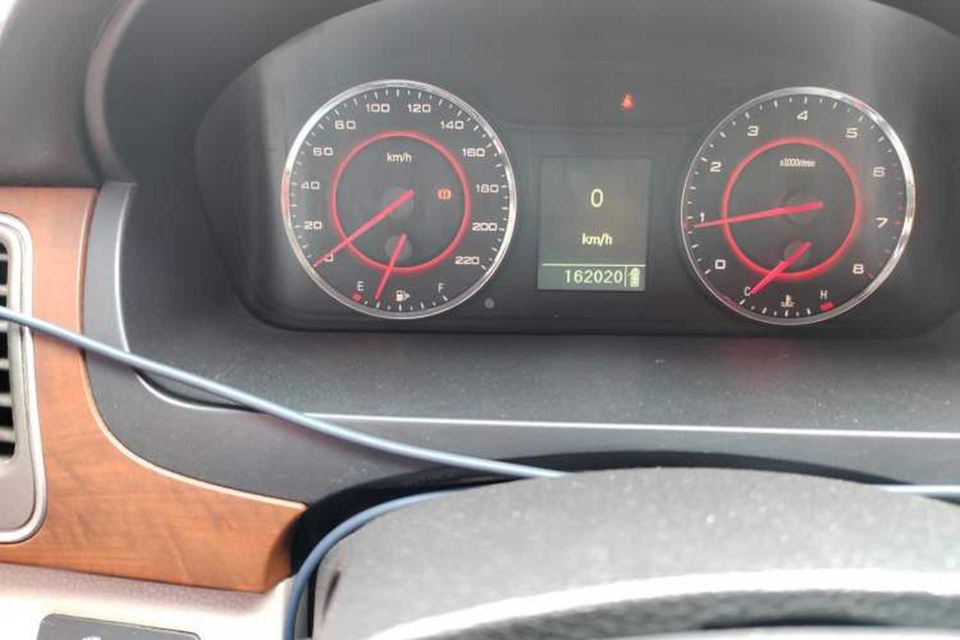 Used SAIC MAXUS G10 2016 2.0T Manual Elite Edition Odometer Close Up