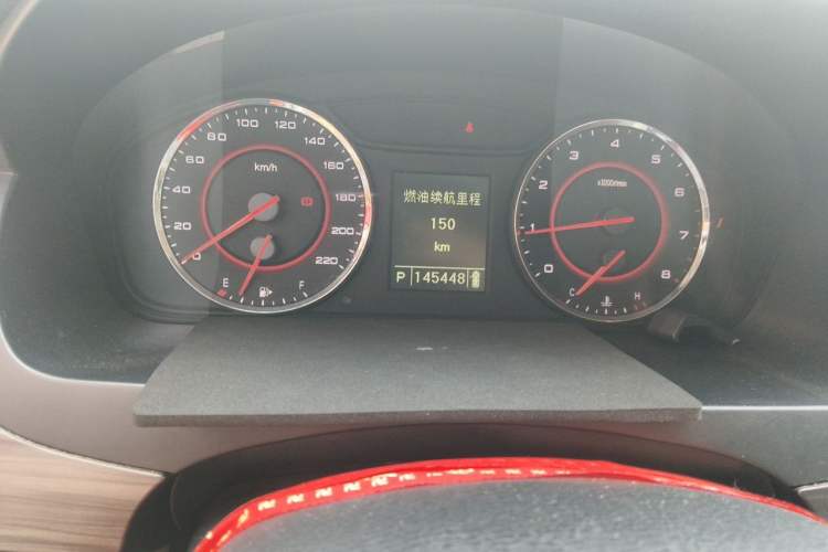 Used SAIC MAXUS G10 2016 2.0T Automatic Elite Edition Odometer Close Up