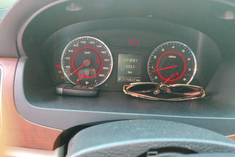 Used SAIC MAXUS G10 2016 2.0T Automatic Executive Edition Odometer Close Up