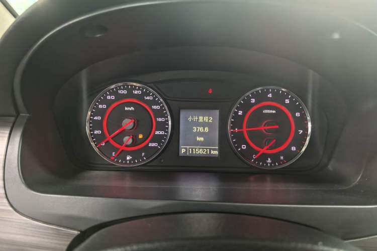 Used SAIC MAXUS G10 2016 2.0T Automatic Elite Edition Odometer Close Up