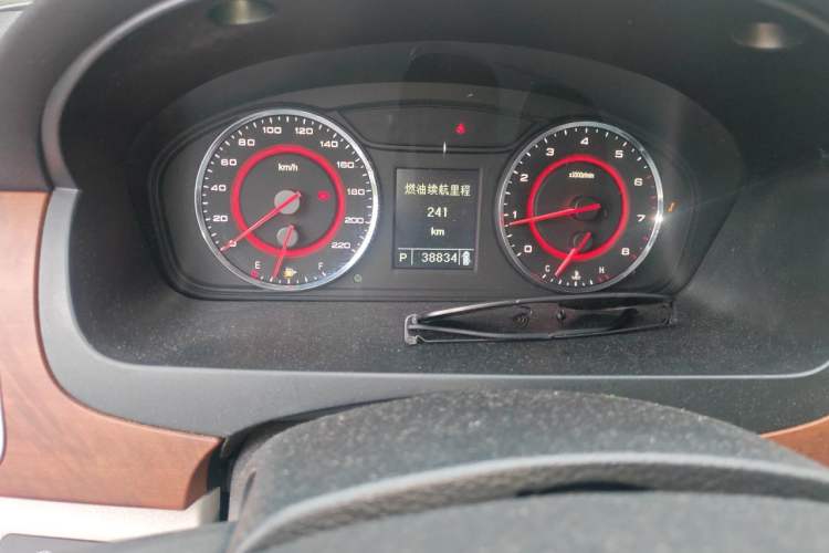 Used SAIC MAXUS G10 2016 2.0T Automatic Elite Edition Odometer Close Up