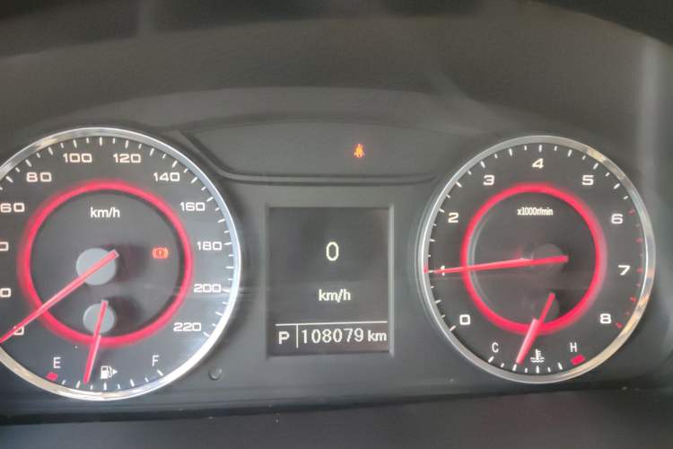 Used SAIC MAXUS G10 2016 2.0T Automatic Elite Edition Odometer Close Up
