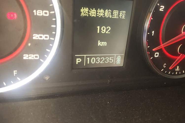 Used SAIC MAXUS G10 2016 2.0T Automatic Elite Edition Odometer Close Up