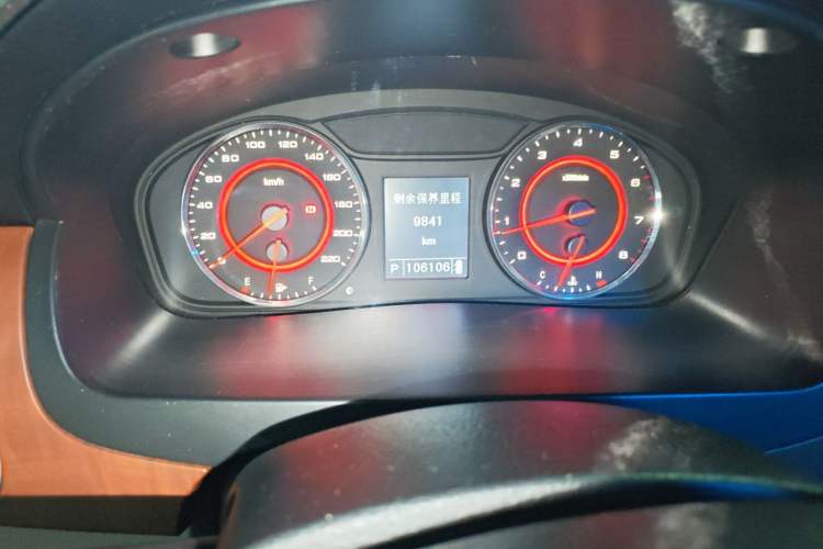 Used SAIC MAXUS G10 2016 2.0T Automatic Luxury Edition Odometer Close Up