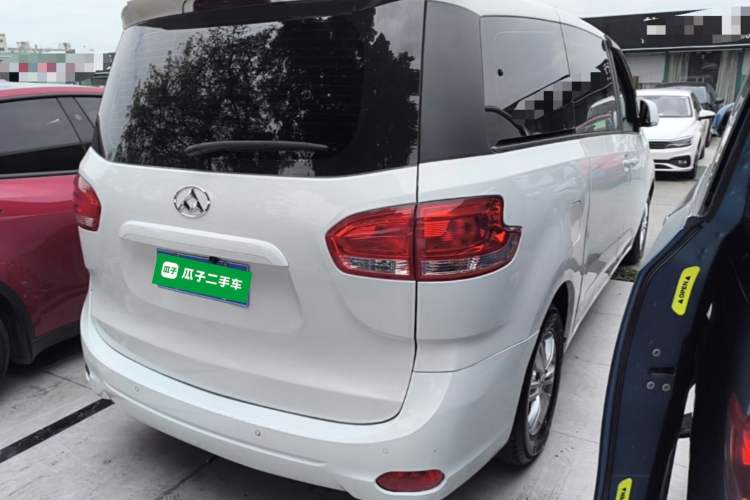Used SAIC MAXUS G10 2016 1.9T Automatic Luxury Edition Diesel China V Standard Rear Right 45 Deg