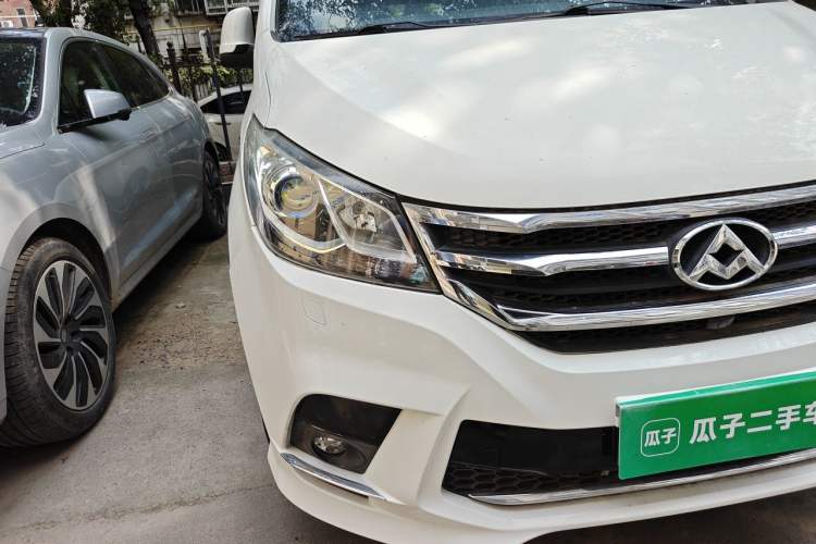 Used SAIC MAXUS G10 2016 2.0T Automatic Luxury Executive Edition Right Front Headlight