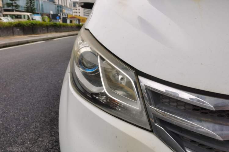 Used SAIC MAXUS G10 2016 1.9T Manual Elite Edition Diesel China V Standard Right Front Headlight