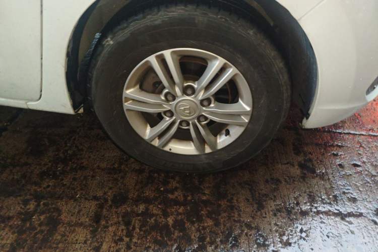 Used SAIC MAXUS G10 2016 2.0T Automatic Elite Edition Right Front Wheel Hub