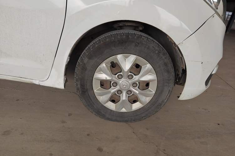 Used SAIC MAXUS G10 2016 1.9T Manual Elite Edition Diesel China V Standard Right Front Wheel Hub