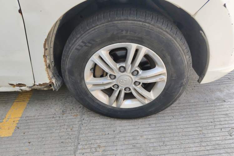 Used SAIC MAXUS G10 2016 2.0T Automatic Executive Edition Right Front Wheel Hub