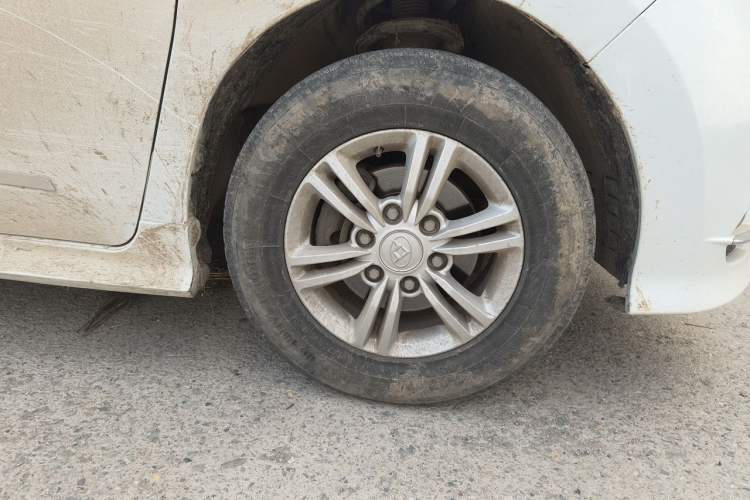 Used SAIC MAXUS G10 2016 2.0T Automatic Elite Edition Right Front Wheel Hub