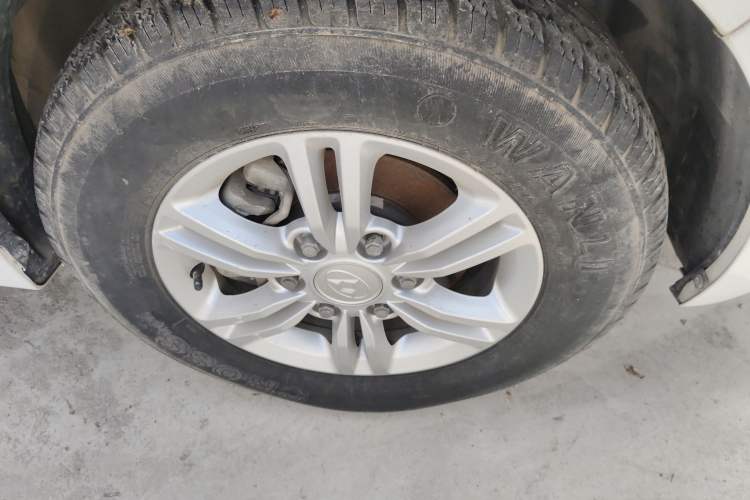 Used SAIC MAXUS G10 2016 2.4L Manual Elite Edition Right Front Wheel Hub