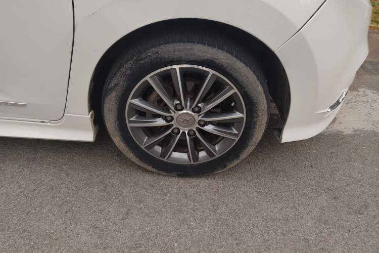 Used SAIC MAXUS G10 2016 2.0T Automatic Flagship Edition Right Front Wheel Hub