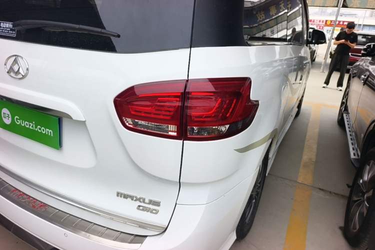 Used SAIC MAXUS G10 2016 2.0T Automatic Luxury Executive Edition Right Rear Taillight