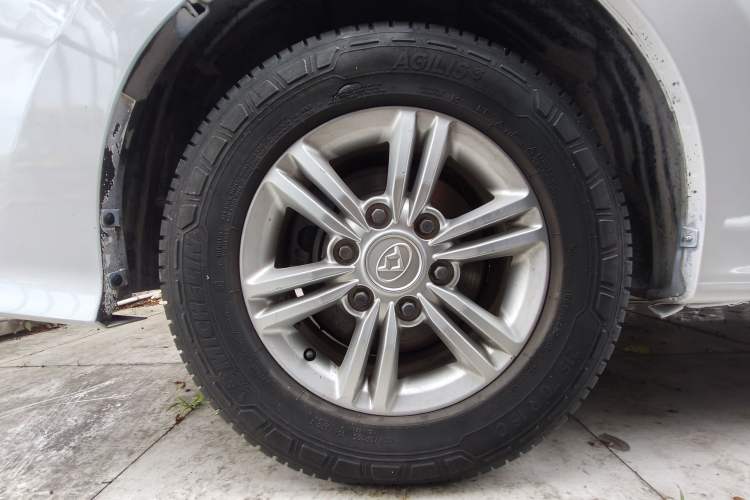 Used SAIC MAXUS G10 2016 2.0T Automatic Elite Edition Right Rear Wheel Hub