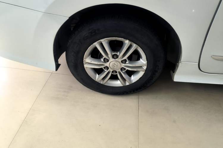 Used SAIC MAXUS G10 2016 2.0T Automatic Luxury Edition Right Rear Wheel Hub