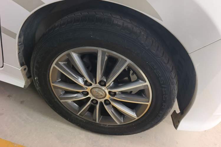 Used SAIC MAXUS G10 2016 2.0T Automatic Luxury Executive Edition Right Rear Wheel Hub