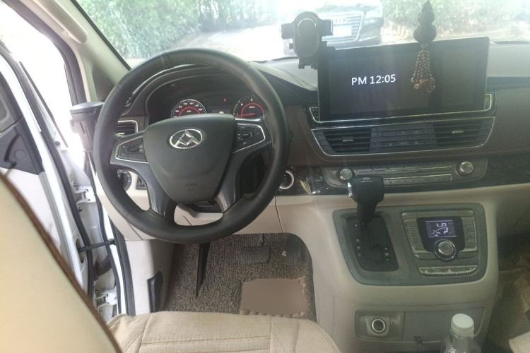 Used SAIC MAXUS G10 2016 1.9T Automatic Luxury Executive Edition Diesel China V Standard Steering Wheel