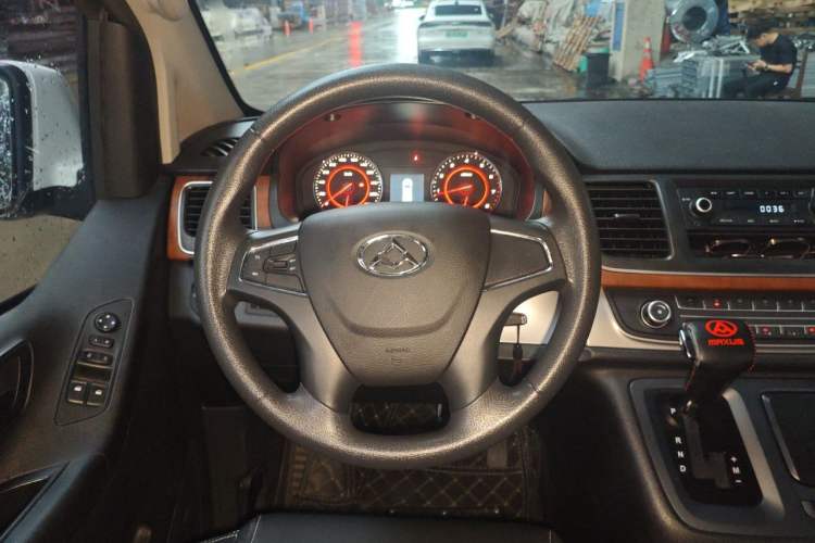 Used SAIC MAXUS G10 2016 2.0T Automatic Elite Edition Steering Wheel