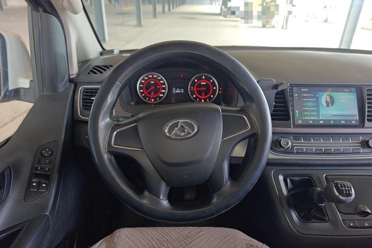 Used SAIC MAXUS G10 2016 1.9T Manual Elite Edition Diesel China V Standard Steering Wheel