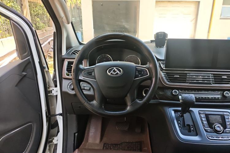Used SAIC MAXUS G10 2016 2.0T Automatic Flagship Edition Steering Wheel