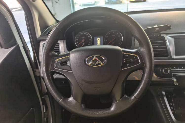 Used SAIC MAXUS G10 2016 2.0T Automatic Elite Edition Steering Wheel