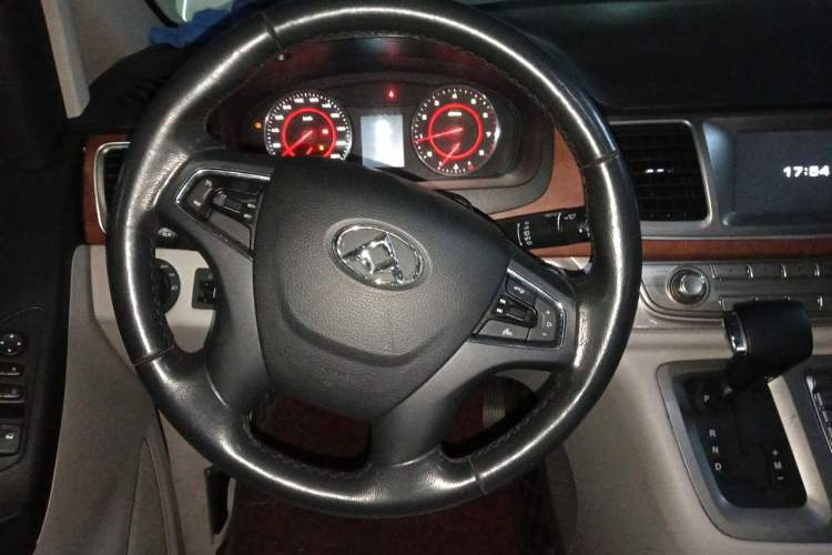 Used SAIC MAXUS G10 2016 2.0T Automatic Executive Edition Steering Wheel