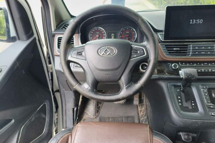 Used SAIC MAXUS G10 2016 2.0T Automatic Flagship Edition Steering Wheel