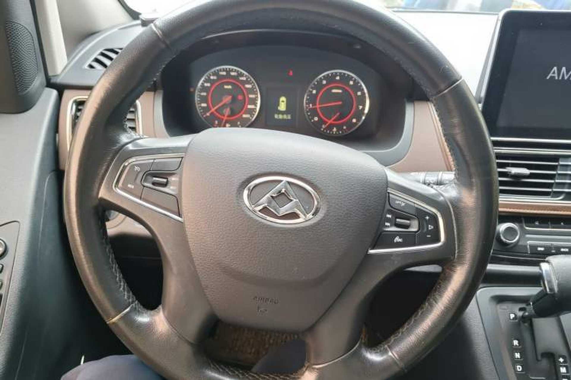 Used SAIC MAXUS G10 2016 2.0T Automatic Luxury Executive Edition Steering Wheel