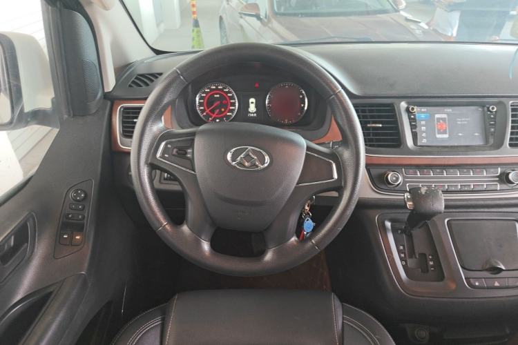 Used SAIC MAXUS G10 2016 2.0T Automatic Fashion Edition Steering Wheel