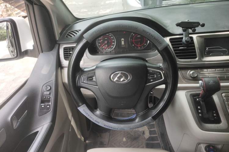 Used SAIC MAXUS G10 2016 1.9T Automatic Luxury Edition Diesel China V Standard Steering Wheel
