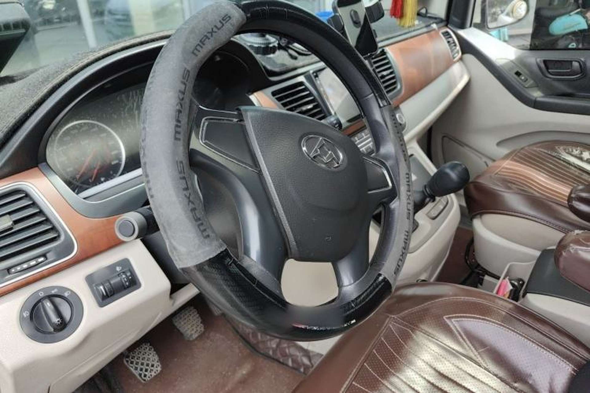 Used SAIC MAXUS G10 2016 1.9T Manual Elite Edition Diesel China V Standard Steering Wheel